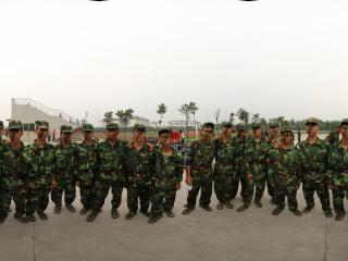 四川大學(xué)錦城學(xué)院2011級(jí)新生軍訓(xùn)拳擊表演隊(duì)合影