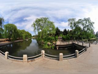 葫蘆島龍灣公園夏景之曲橋